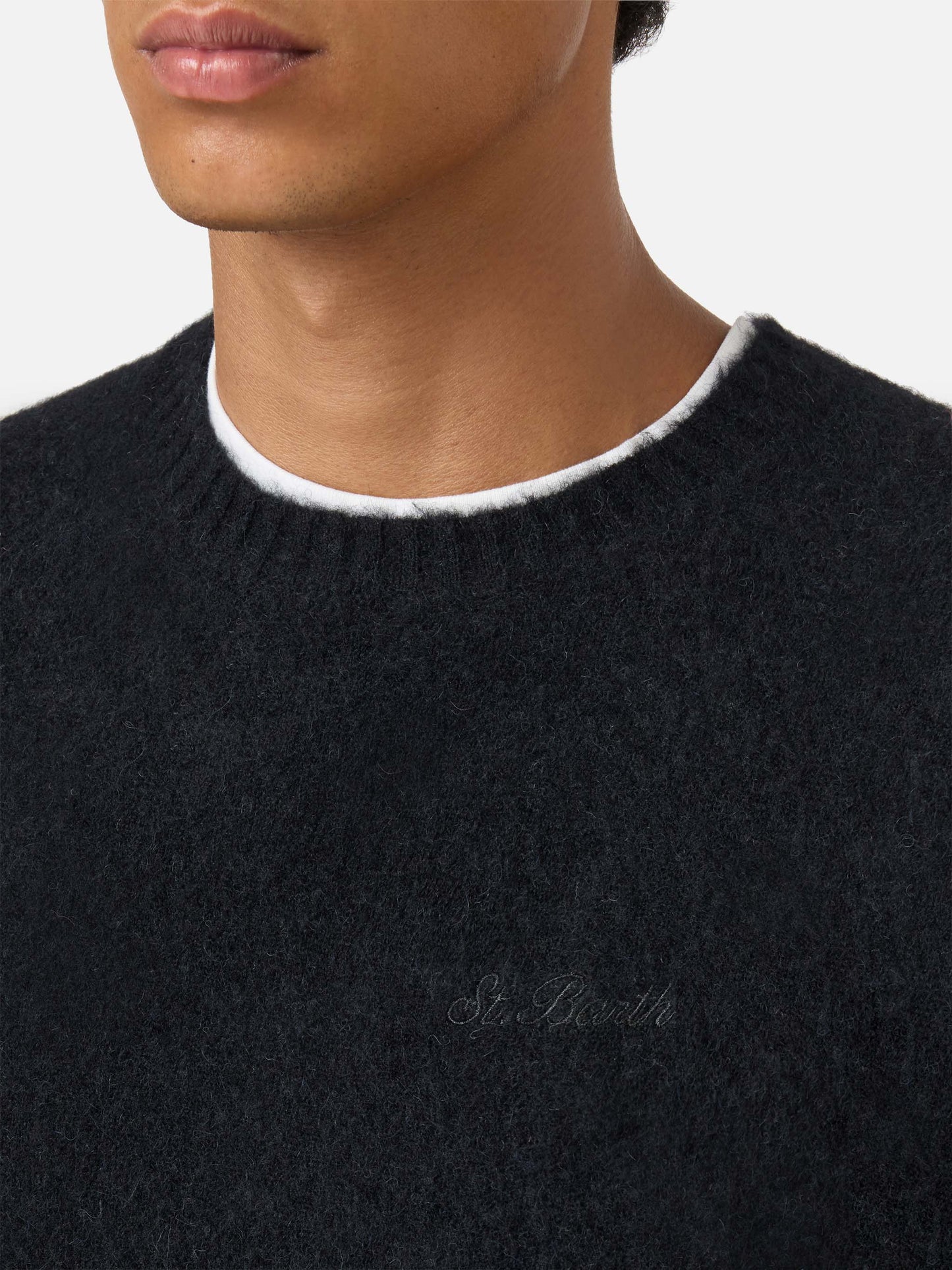 Pull col rond Regent noir en STRETCH ALPACA 