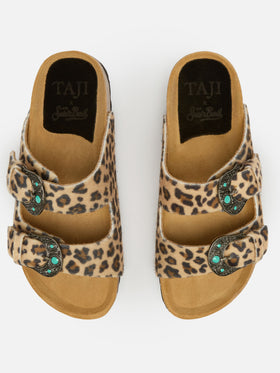 Sandalia con hebilla en pelo de potro con estampado de leopardo | TAJI SPECIAL EDITION 