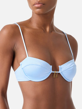 Haut de bikini balconnet Salina en tissu finition brillante bleu clair avec charms 