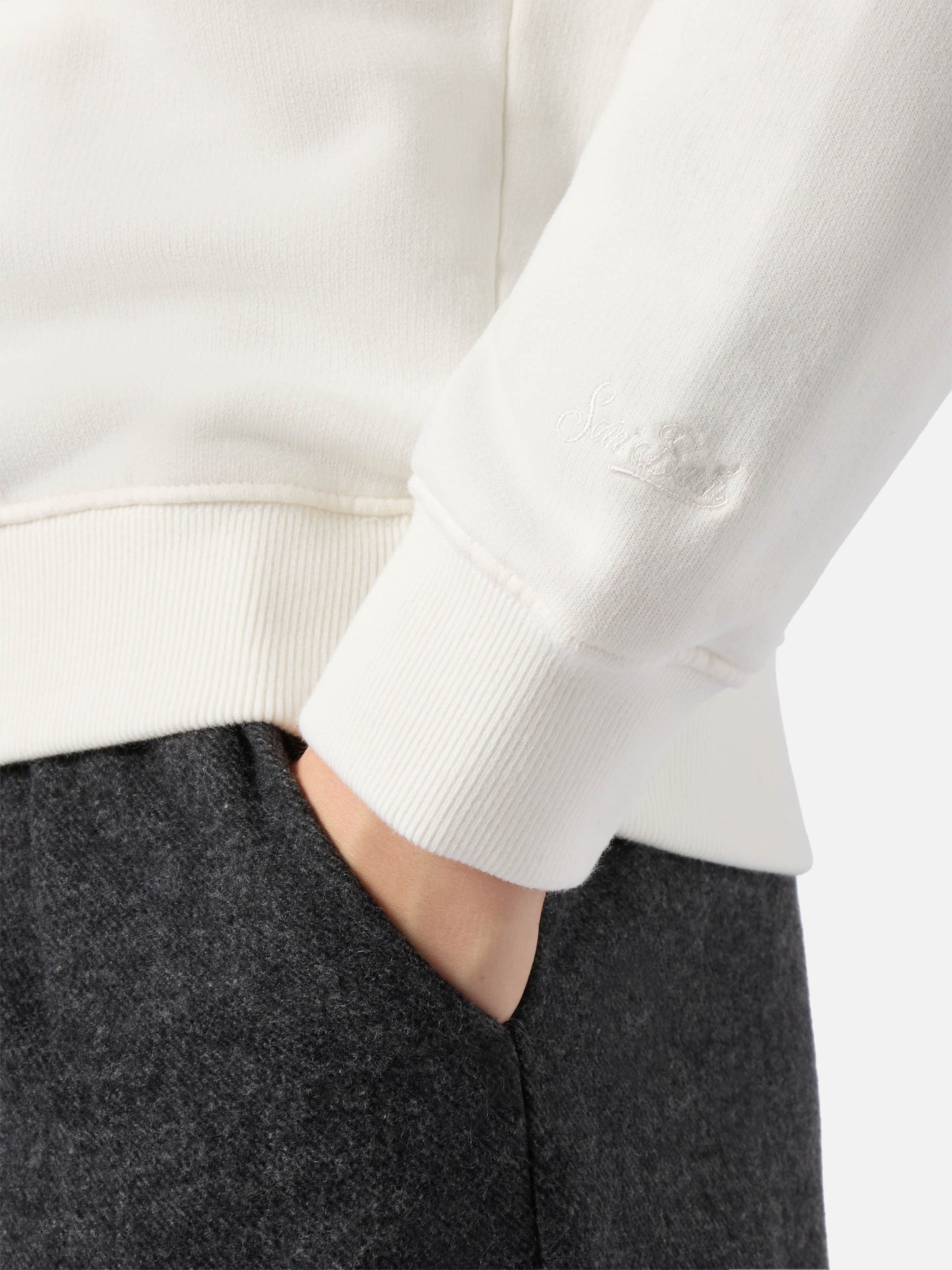 Sternenstaub-Baumwoll-Sweatshirt in Weiß mit Strassapplikationen Après-Ski-Queen