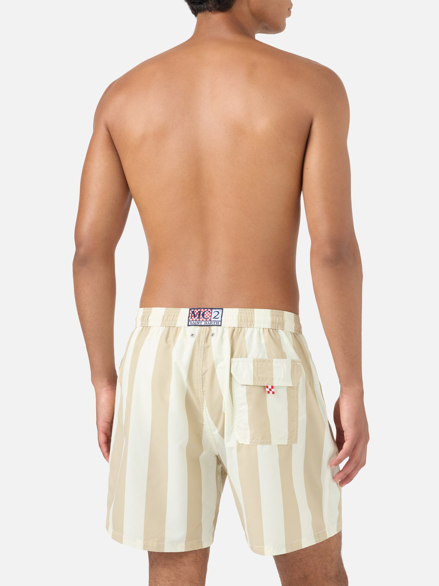 Syros-Badeshorts mit weiß-beigem Streifenprint 