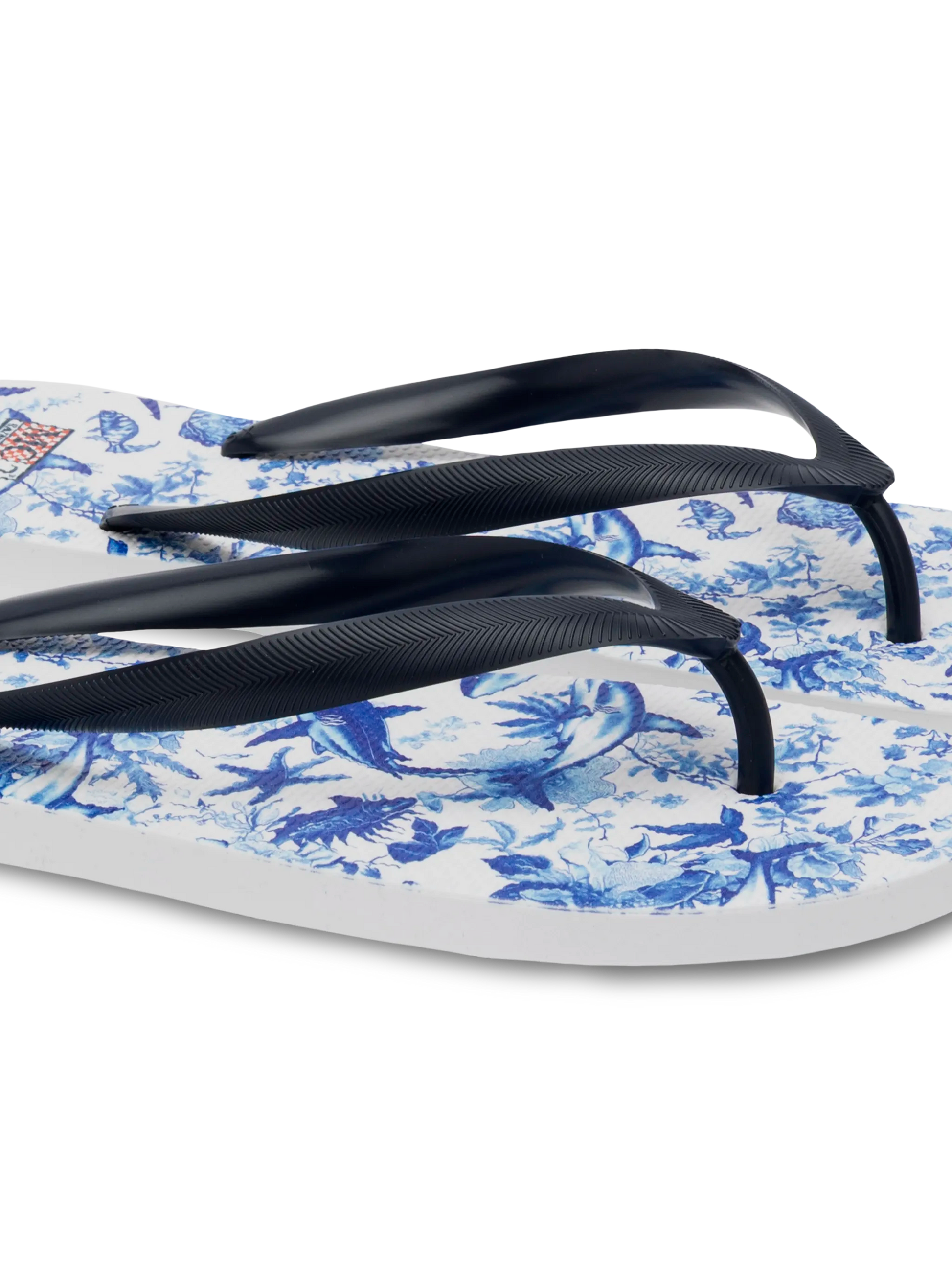 Flip flops Tommy with sharks print | AI CO-CREATED DESIGN BY RICKDICK - POWERED BY RED-EYE - MC2 Saint Barth