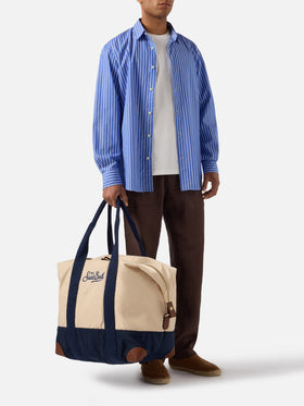 Bolsa de viaje weekender de nylon color crema y azul con logo bordado 