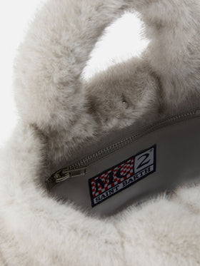 Graue Mini Vanity Soft Tasche aus Kunstfell mit Logo-Stickerei 