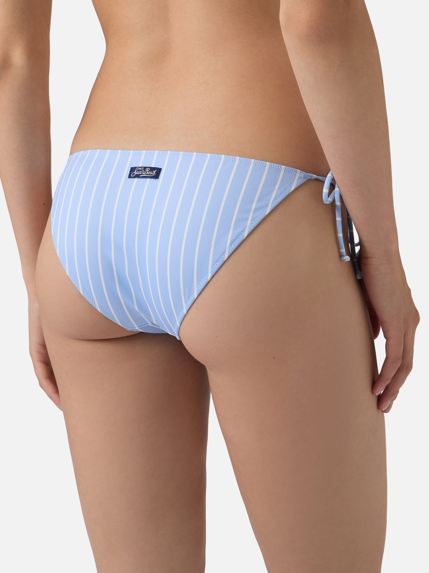 Bikini Leah Virgo de rayas verticales en azul claro y blanco 