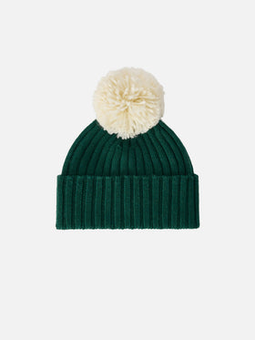 Bonnet Wengen vert avec pompon et broderie St. Barth 