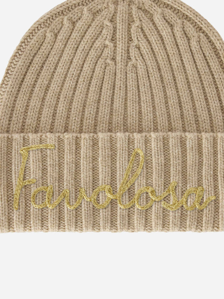 Beige Wengen-Beanie mit Favolosa-Stickerei 