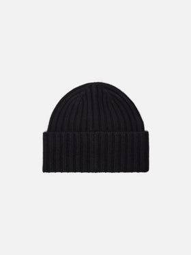 Wengen beanie in cashmere in black with St. Barth embroidery on the turn-up