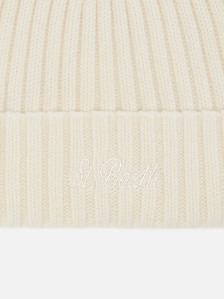 Wengen beanie in white with St. Barth embroidery on the turn-up