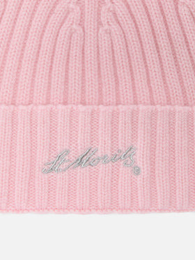 Berretto Wengen in cashmere rosa con ricamo St. Moritz