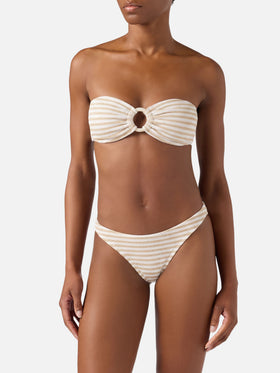 Bikini bandeau Yulia Elise en tissu crinkle avec slip de bain regular et imprimé rayé 