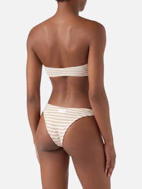 Bikini bandeau Yulia Elise en tissu crinkle avec slip de bain regular et imprimé rayé 