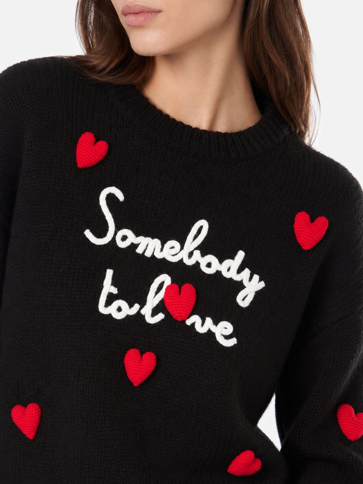 Maglione Danya Soft con ricamo Somebody to love e cuori crochet