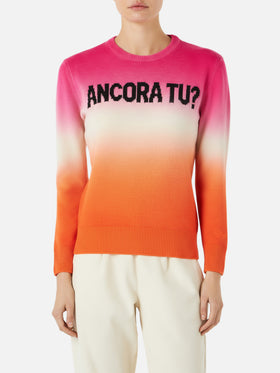 Maglione da donna fucsia e arancio degradé con scritta Ancora tu?