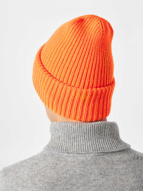 Berretto da uomo in maglia arancione fluo
